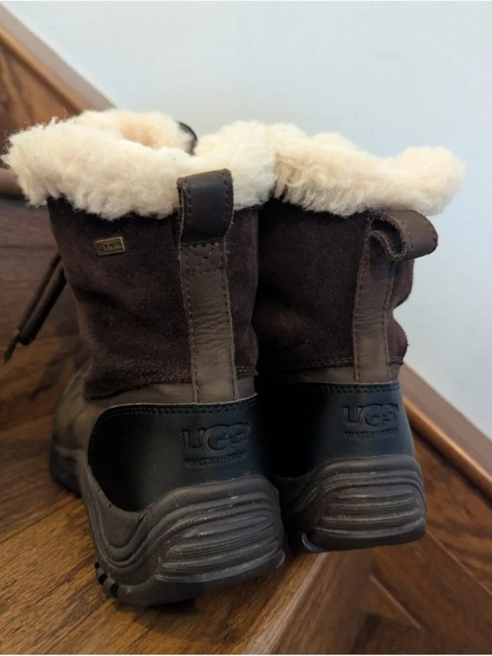 Ugg Australia Ostrander Women Round Toe Leather Winter Boot Black Sz 8 Like New!